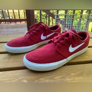 Nike SB Zoom Stefan Janoski Canvas RM
Varsity Red - Size 11 
AR7718-602
